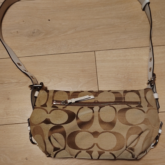 Vintage Coach Tan and Brown Crossbody Bag - Picture 4 of 8